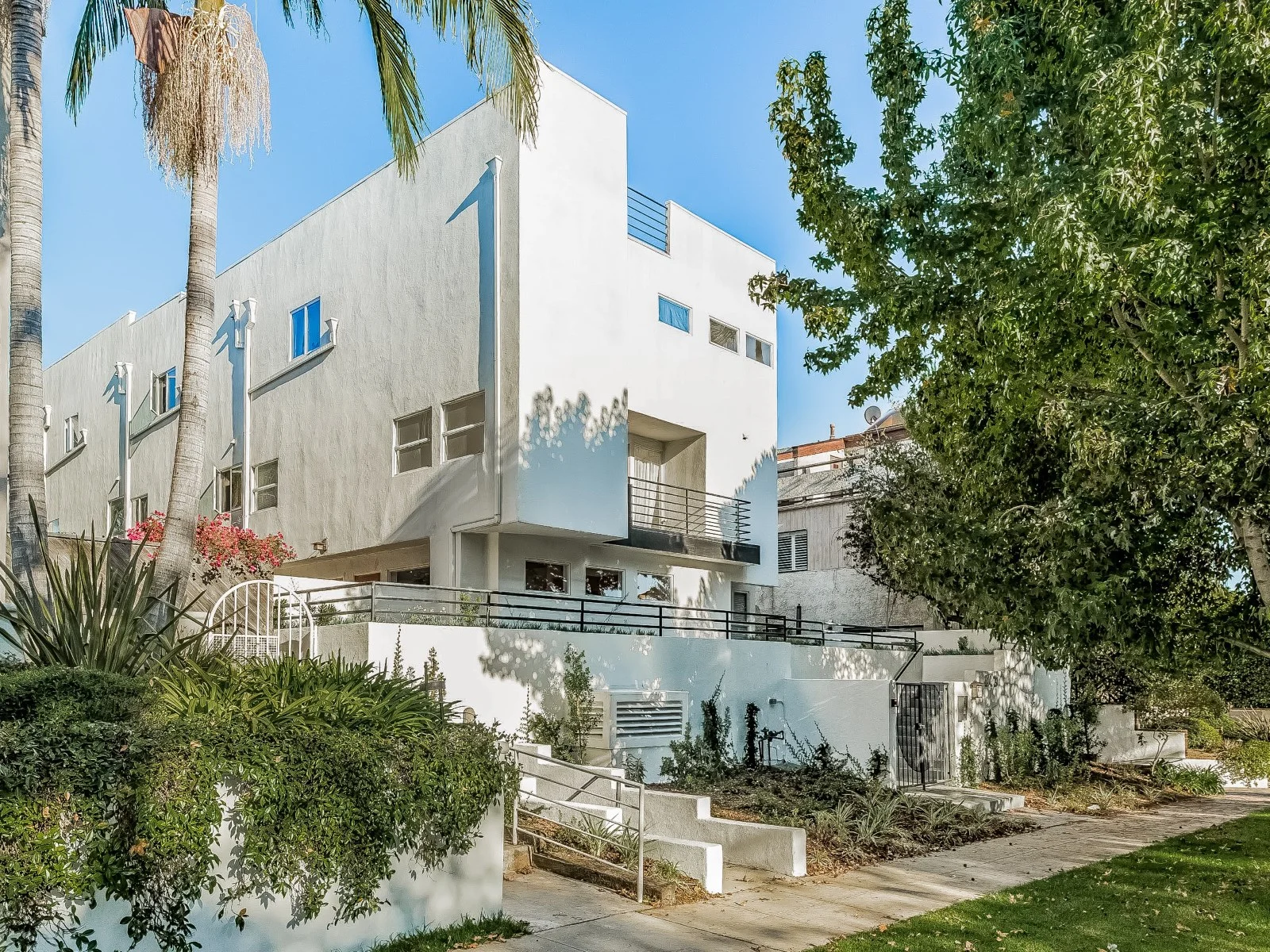 SANTA MONICA  |  SOLD FOR $1,475,000