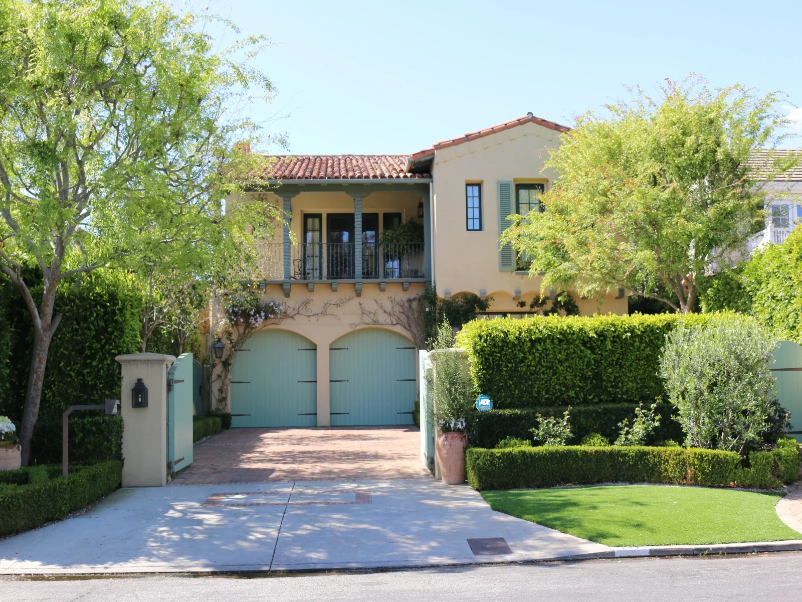 BRENTWOOD  |  SOLD FOR $6,014,525