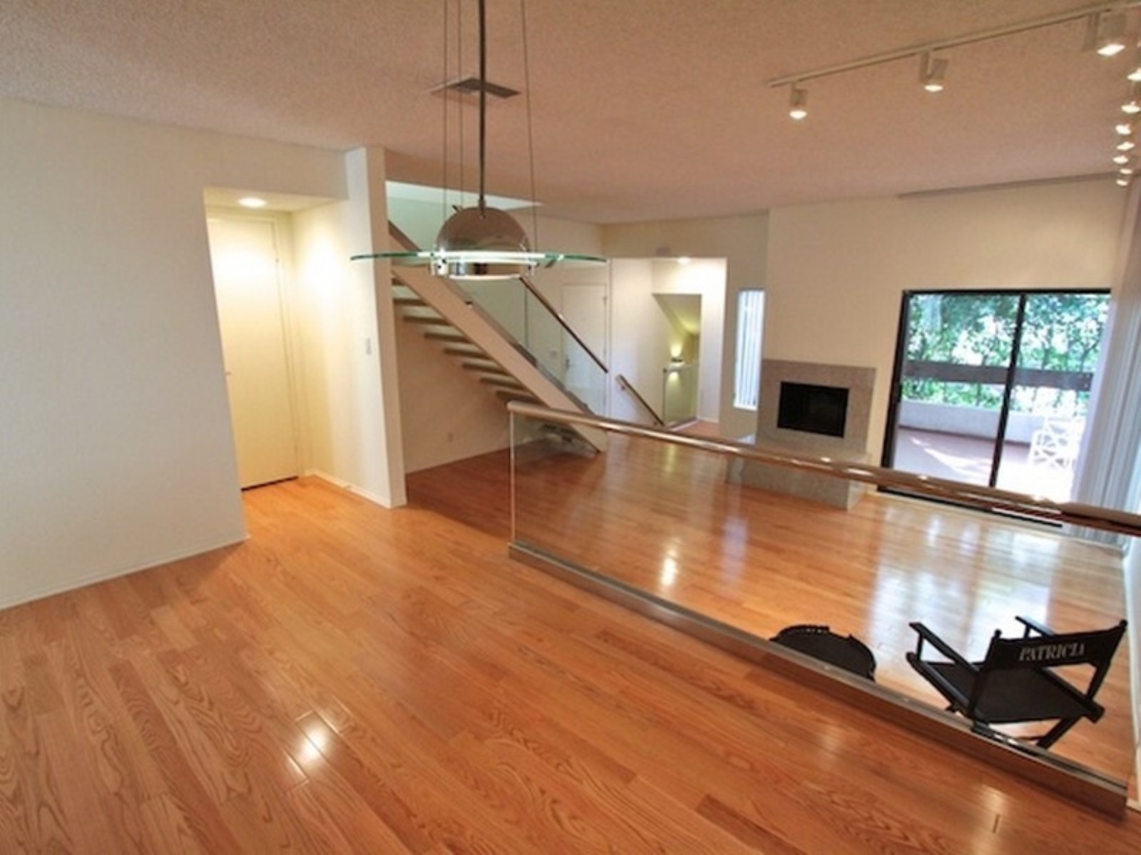 SANTA MONICA  |  LEASED FOR $5,000/MONTH