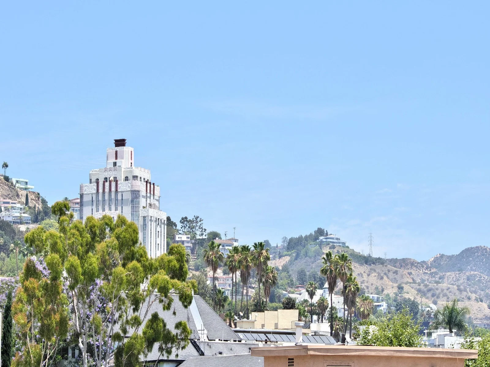 WEST HOLLYWOOD  |  LEASED FOR $3,150/MONTH