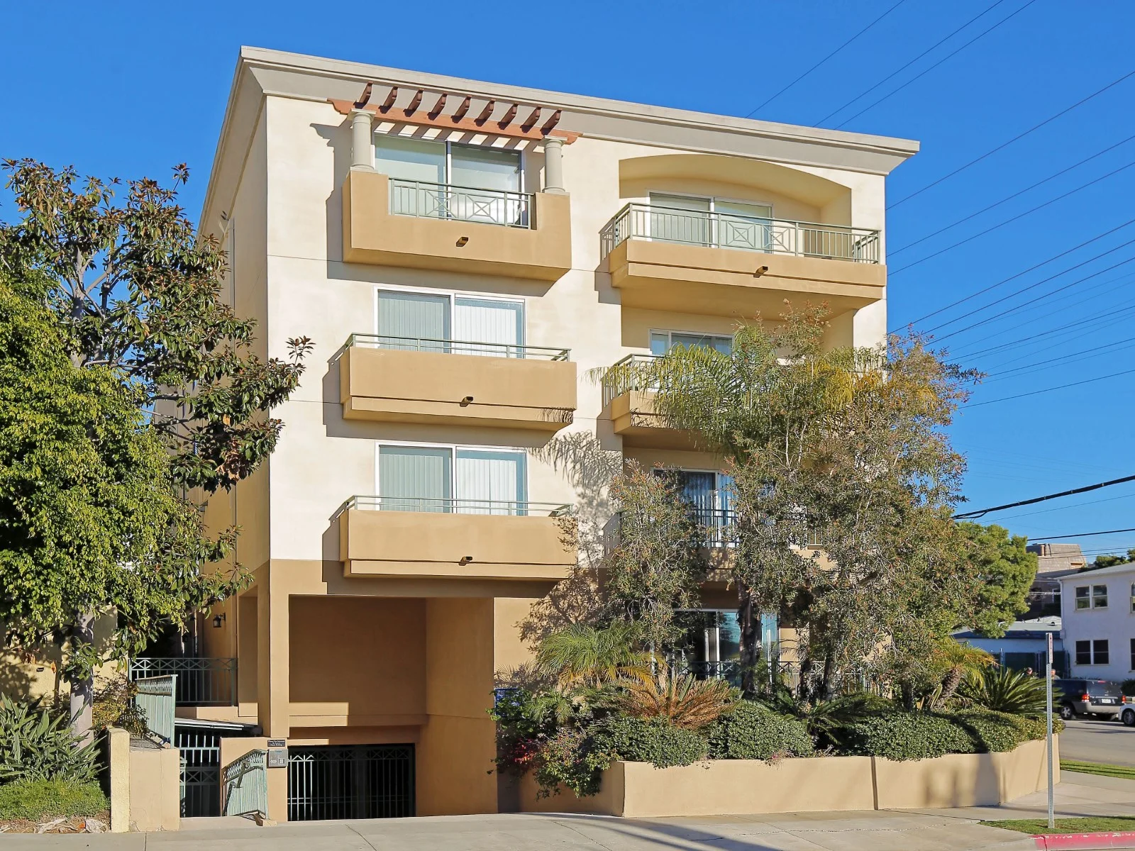 WEST LOS ANGELES  |  SOLD FOR $465,000