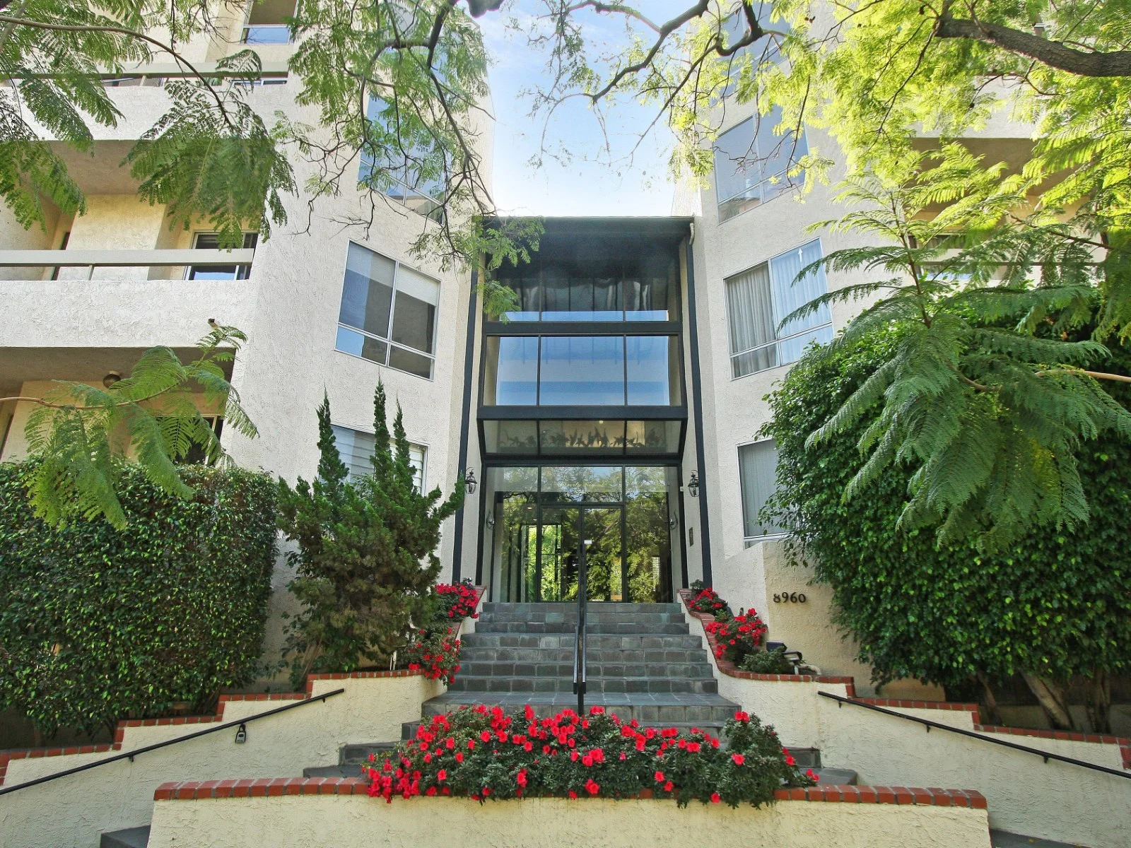 WEST HOLLYWOOD  |  SOLD FOR $499,000