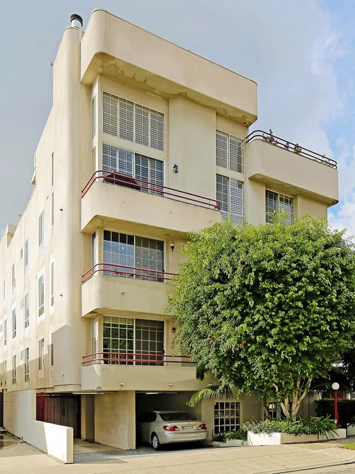 WESTWOOD  |  SOLD FOR $929,000