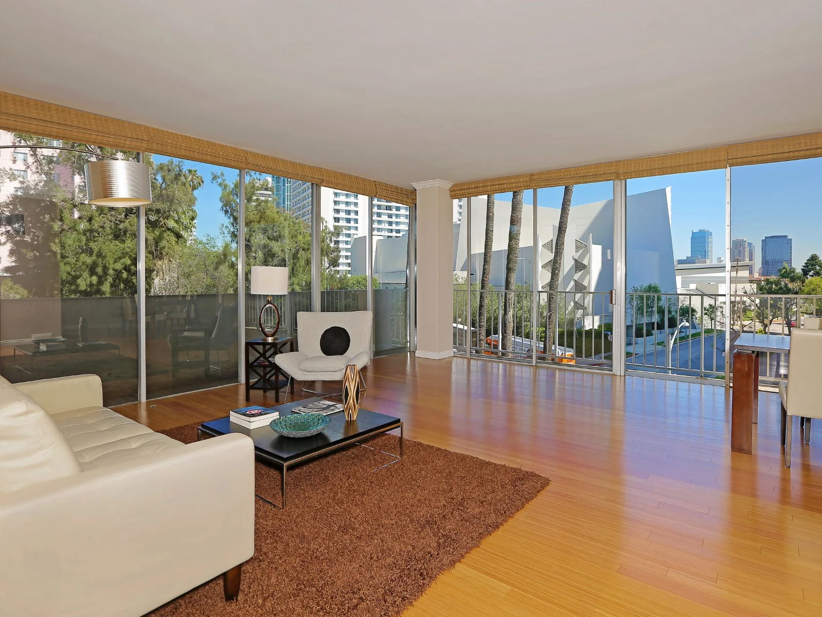 WILSHIRE CORRIDOR  |  SOLD FOR $690,000