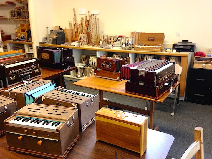 harmonium at musician's mall