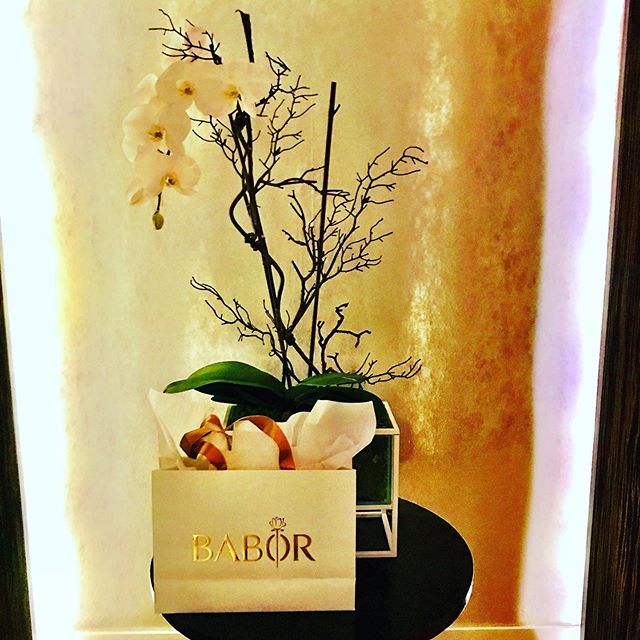 The most relaxing 80 minutes all summer happened today for this working-hard #preggo mama. Not (yet) bold enough to post the in-treatment photos though really tried to get good ones! I’m still glowing. And relaxed. 🙏🏻🤰Thank you @baborusa for #pampering this #preggo mama! #nyc #newwoman #birthdaygirl #babor #baborlove @thedominickhotel