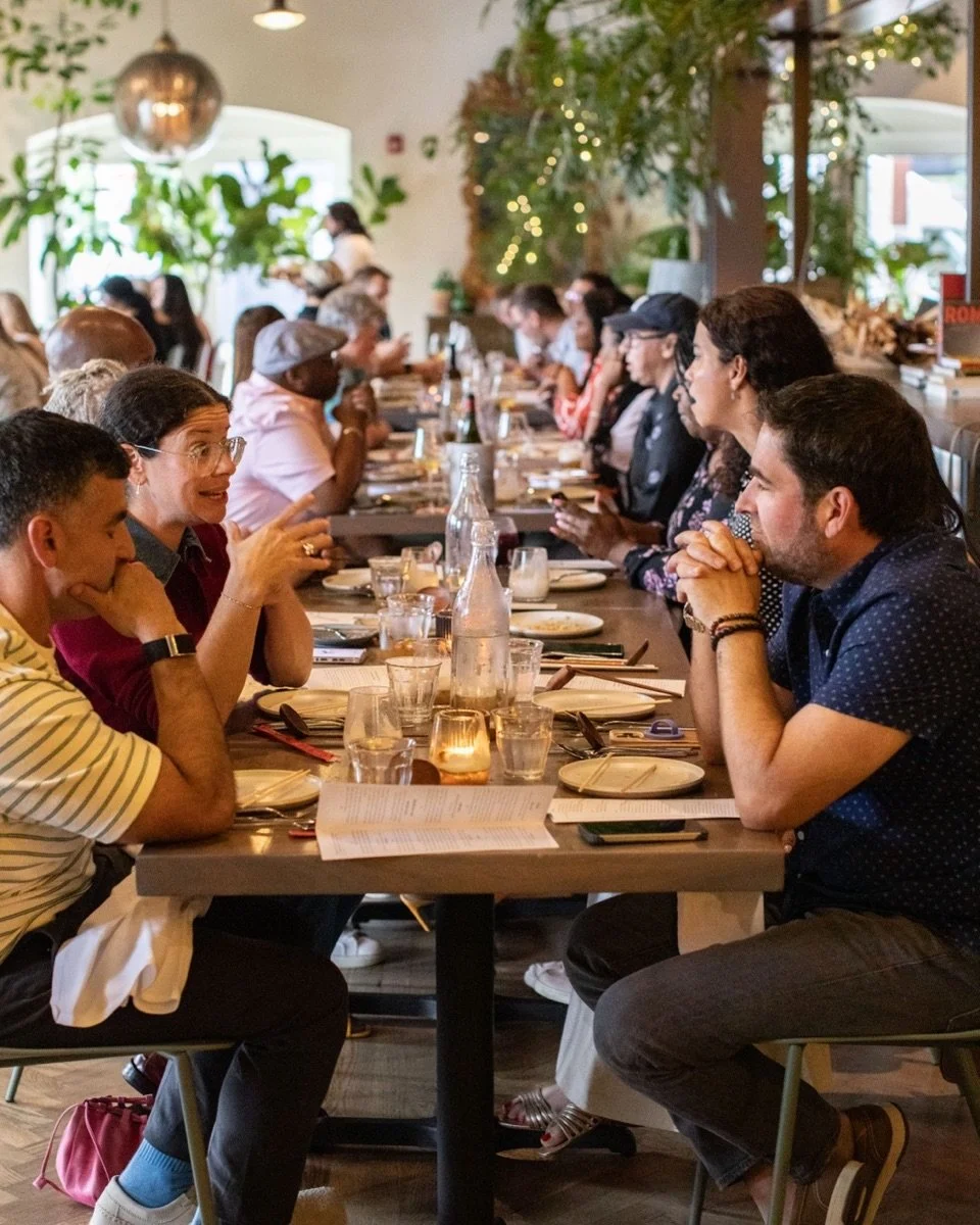 A space designed for you and yours, where Venezuelan gastronomy brings together flavor, stories, and meaningful moments.