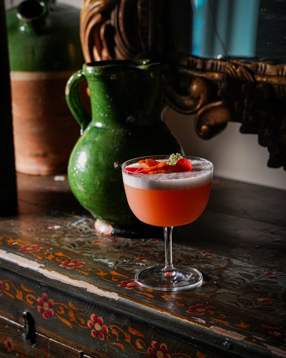 Magic lives in the details.
In the glow of rum, in the perfect foam, in a freshly made arepa held in hand.

Bar La Caleta opens its doors for a special night of rum cocktails &amp; arepas, designed to sip slowly, share freely, and stay a little longe