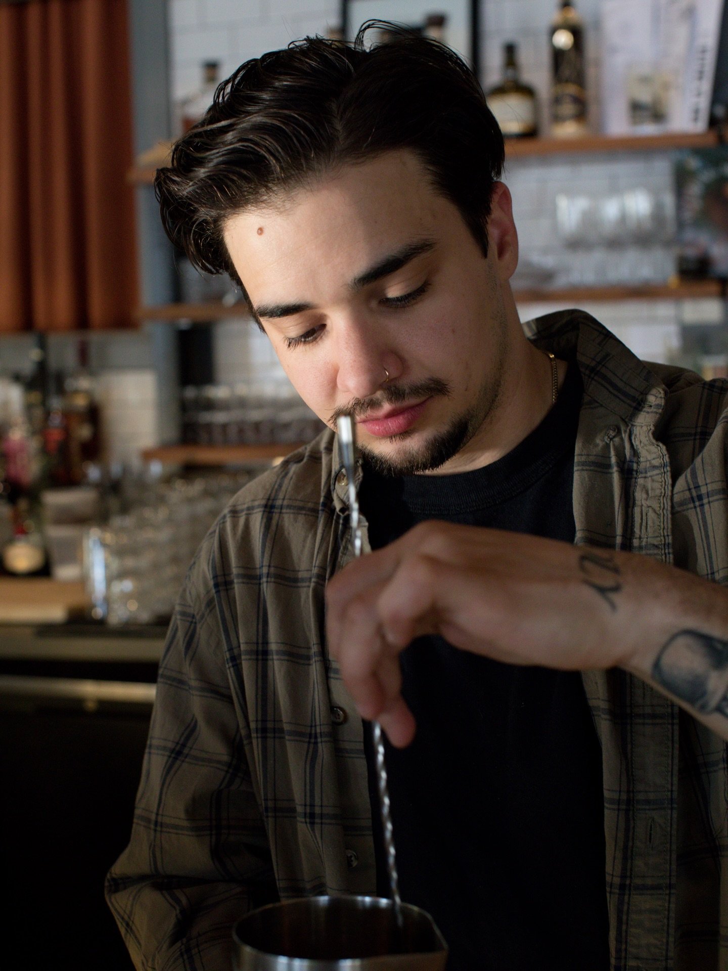 Today we celebrate those who turn the bar into a form of expression.
Being a bartender is intuition, rhythm, and memory poured into a glass.

At Alma, that energy lives every night.
And this Monday, it takes the spotlight.

Bar La Caleta March 2 Alma