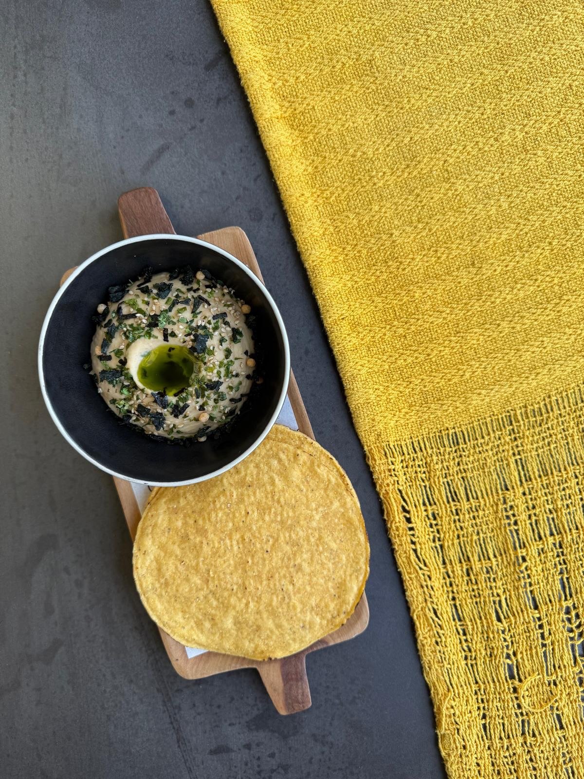 Live cooking, the bar on fire, and flavors you don&rsquo;t explain&hellip; you taste.
See you at BAR LA CALETA. 
Starting at 6PM.