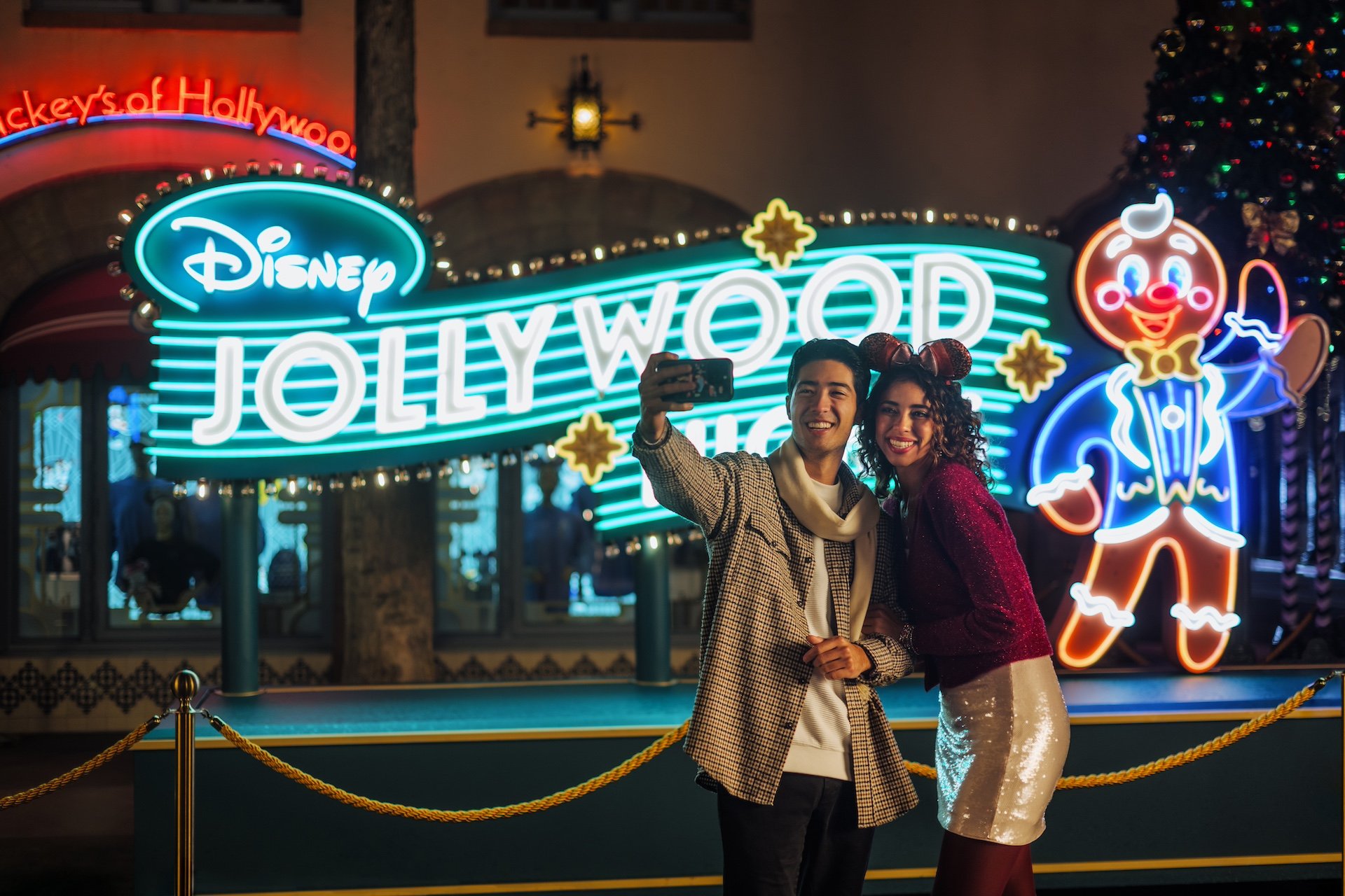 Disney-Jollywood-Nights-Ollie-Guests.jpg