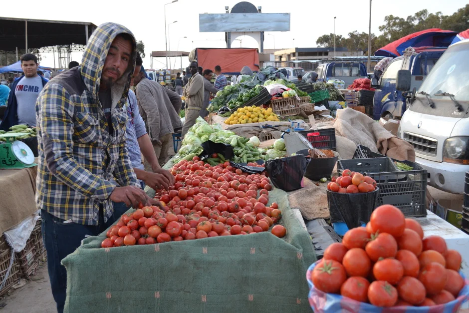 Le marché aux légumes reste ouvert, mais le commerce fonctionne au ralenti