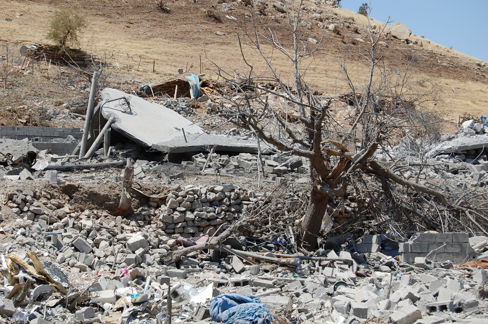 Les ruines d’un certain nombre de maisons ayant été détruites lors de l’attaque.