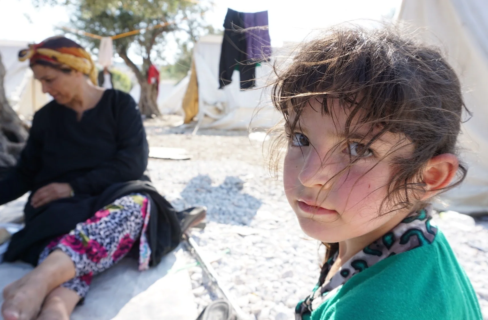 Aujourd'hui ici, demain ailleurs Pour les travailleurs humanitaires qui répondent à l’afflux de migrants et de demandeurs d’asile en Grèce, la crise soulève une série de questions troublantes pour lesquelles il n’existe pas de réponses faciles.