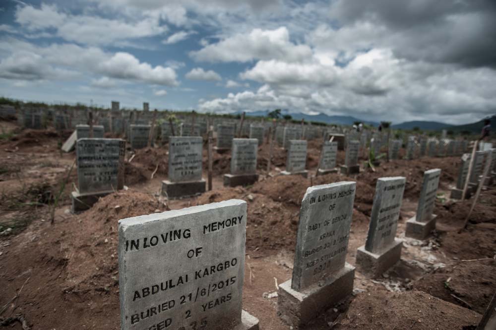 L’épidémie d’Ebola a fait au moins 3 955 morts en Sierra Leone