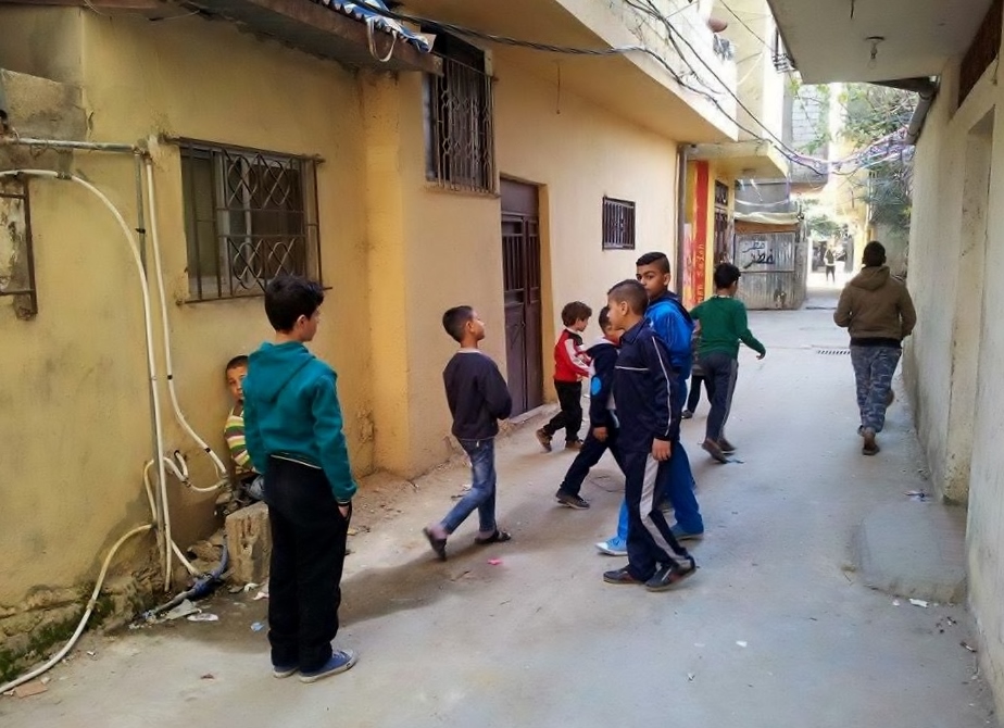  Kids play in the street in Ain al-Hilweh 