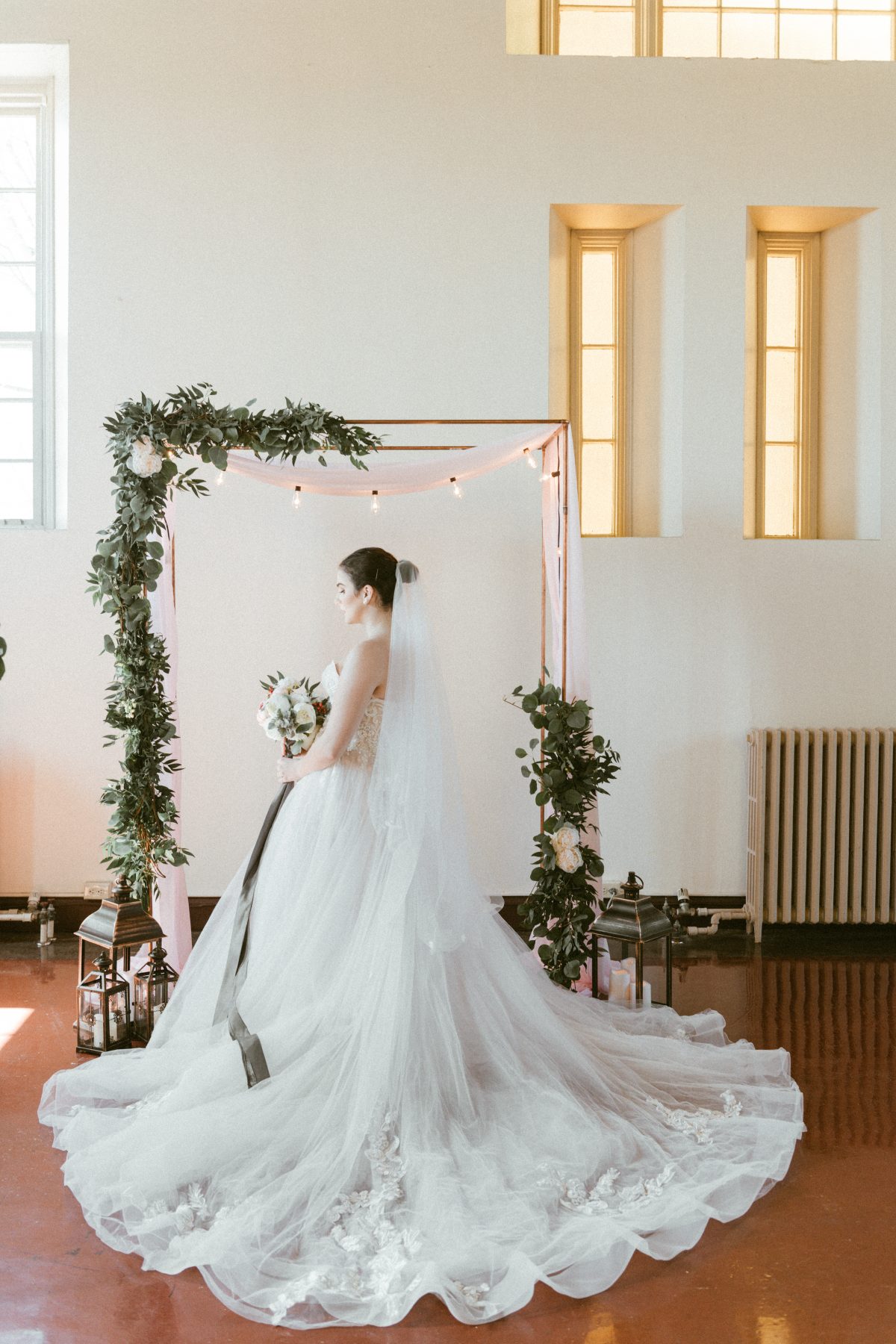 Mings-Photography-Industrial-Elegant-Bridal-Editorial-17.jpg