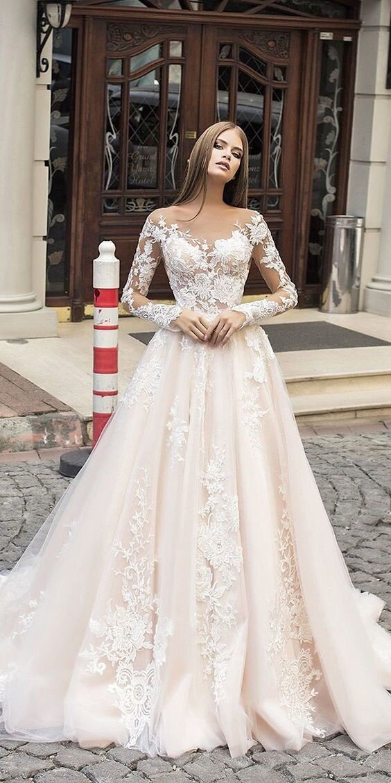 beautiful lace wedding dress.jpg