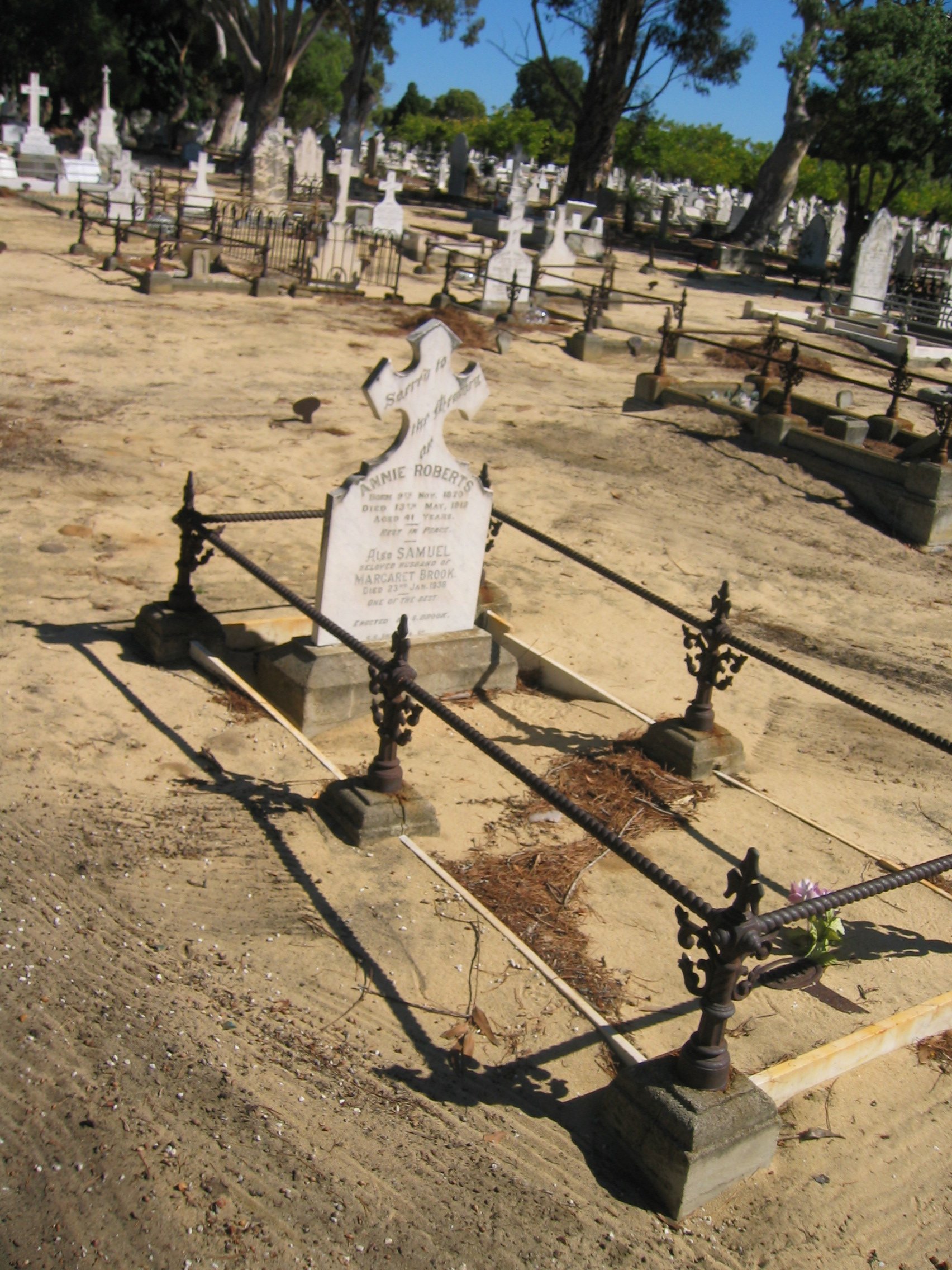 Freemantle, Beach, Swan River, Cohunu, Hillary, CDB, Cemetary 030.jpg