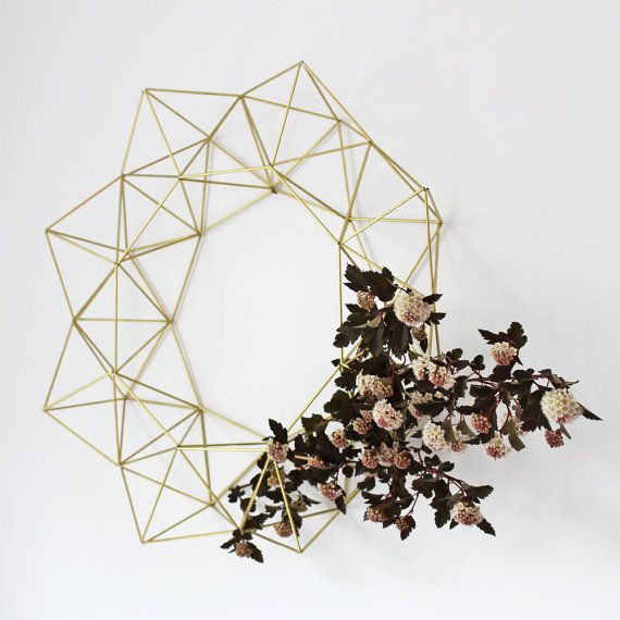 Geometric Brass wreath with dried floral