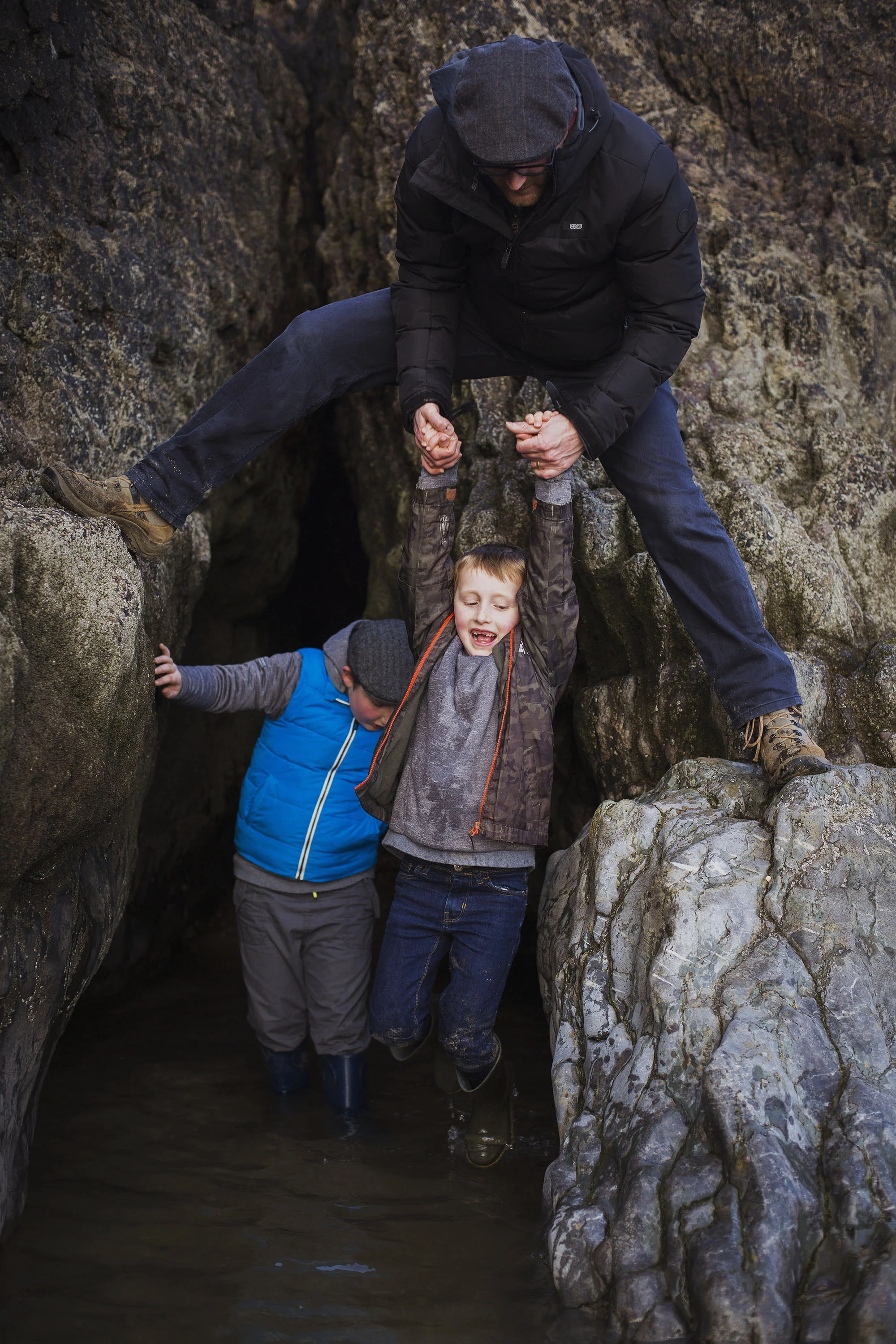 family photo shoot at llansteffan beach in carmarthen