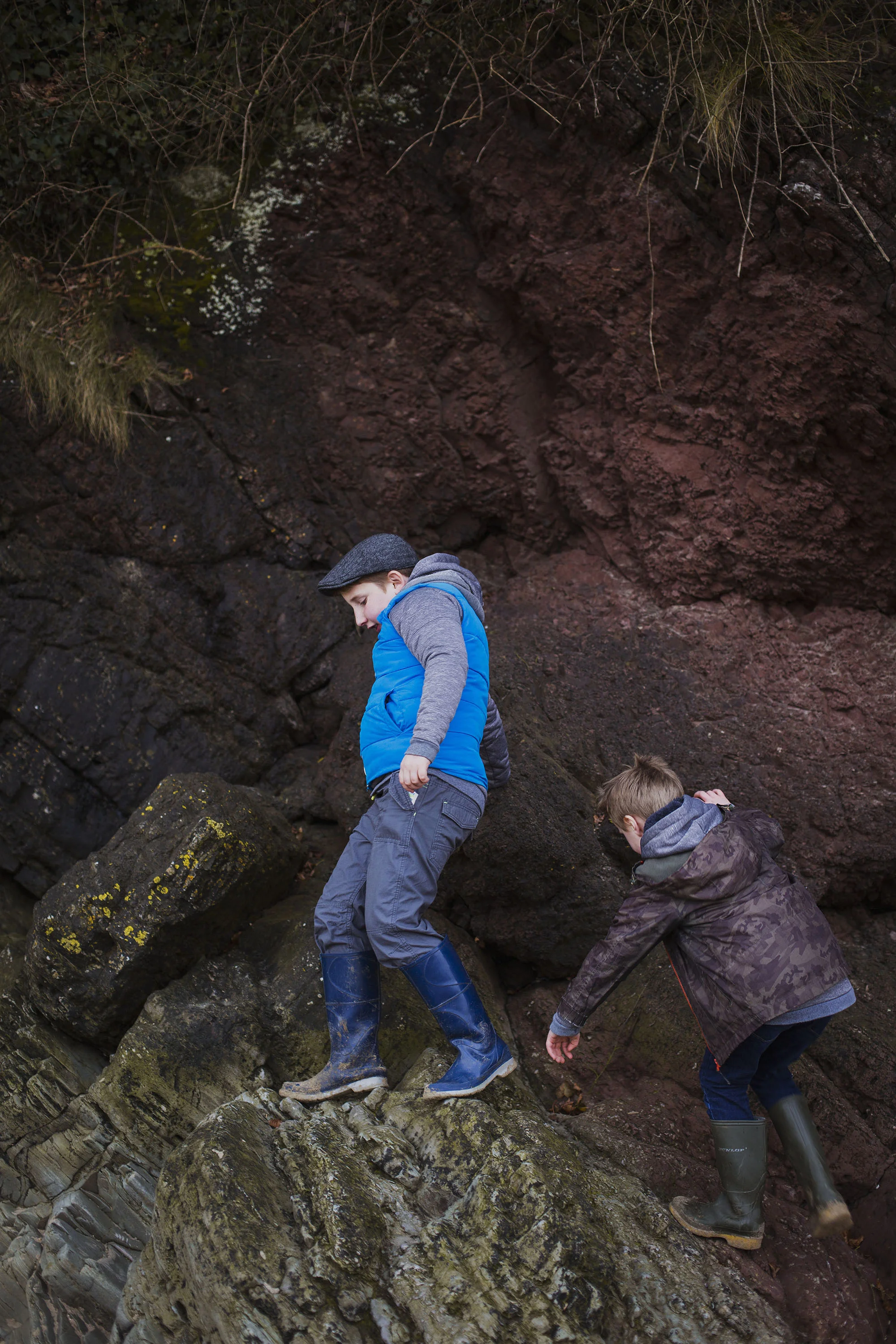 family photoshoot at llansteffan beach in carmarthen