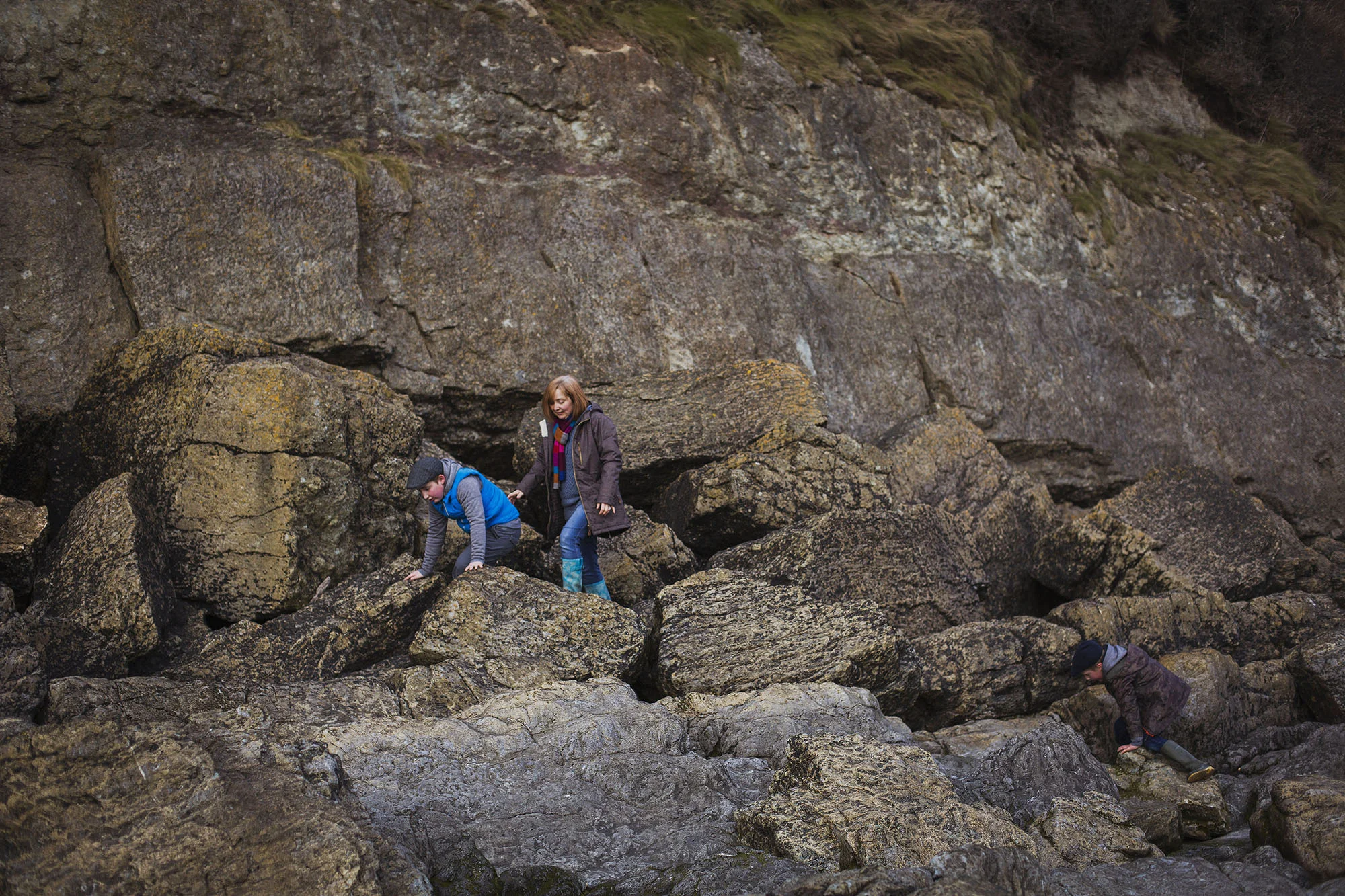 family photoshoot at llansteffan beach in carmarthen