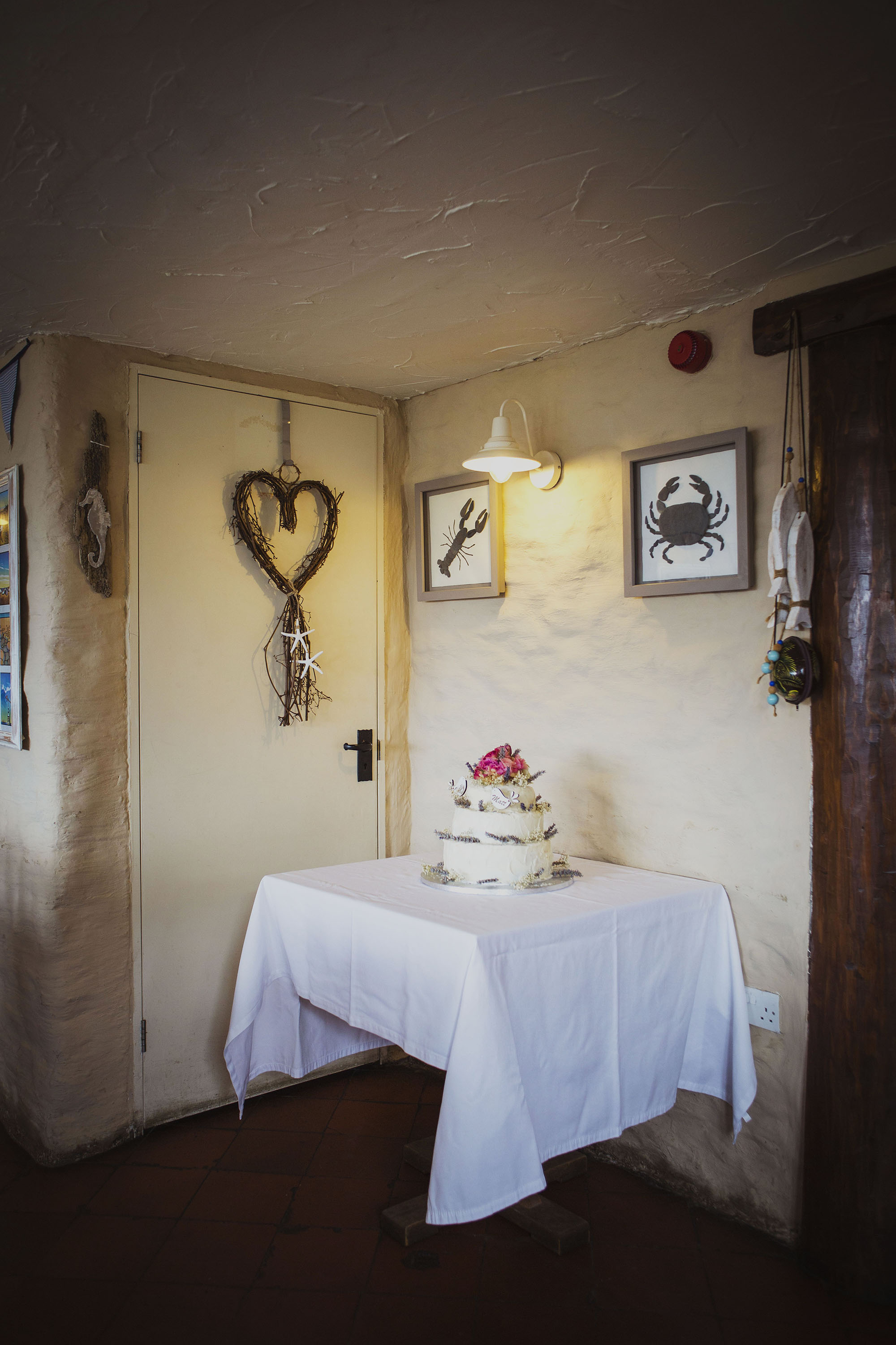 wedding cake at the old sailors dinas cross newport pembrokeshire