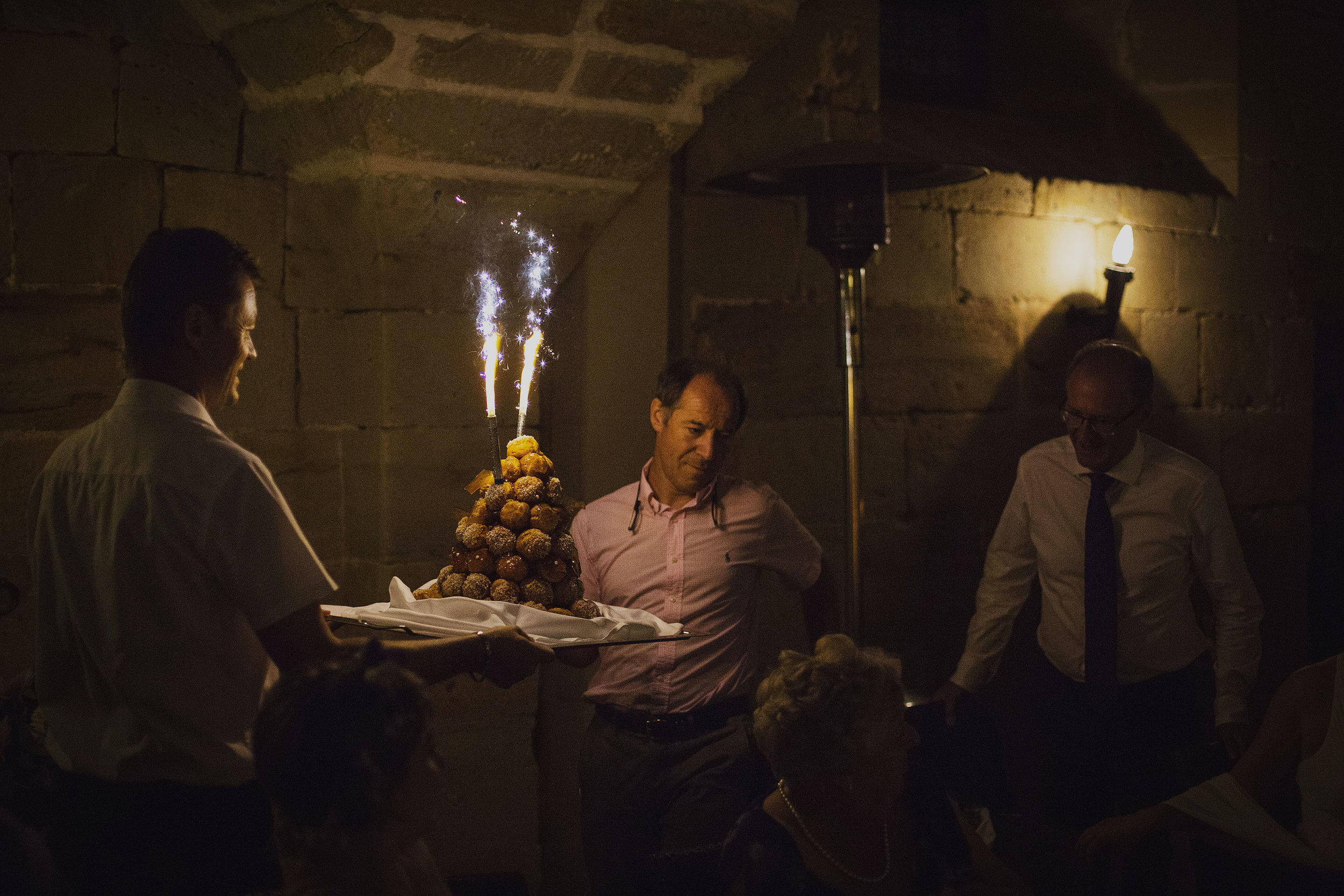 wedding breakfast at chateaux des ducs de joyeuses france destination wedding photography