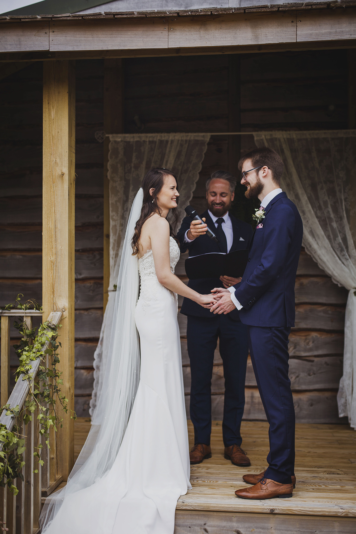 wedding ceremony at cott farm barn wedding venue somerset