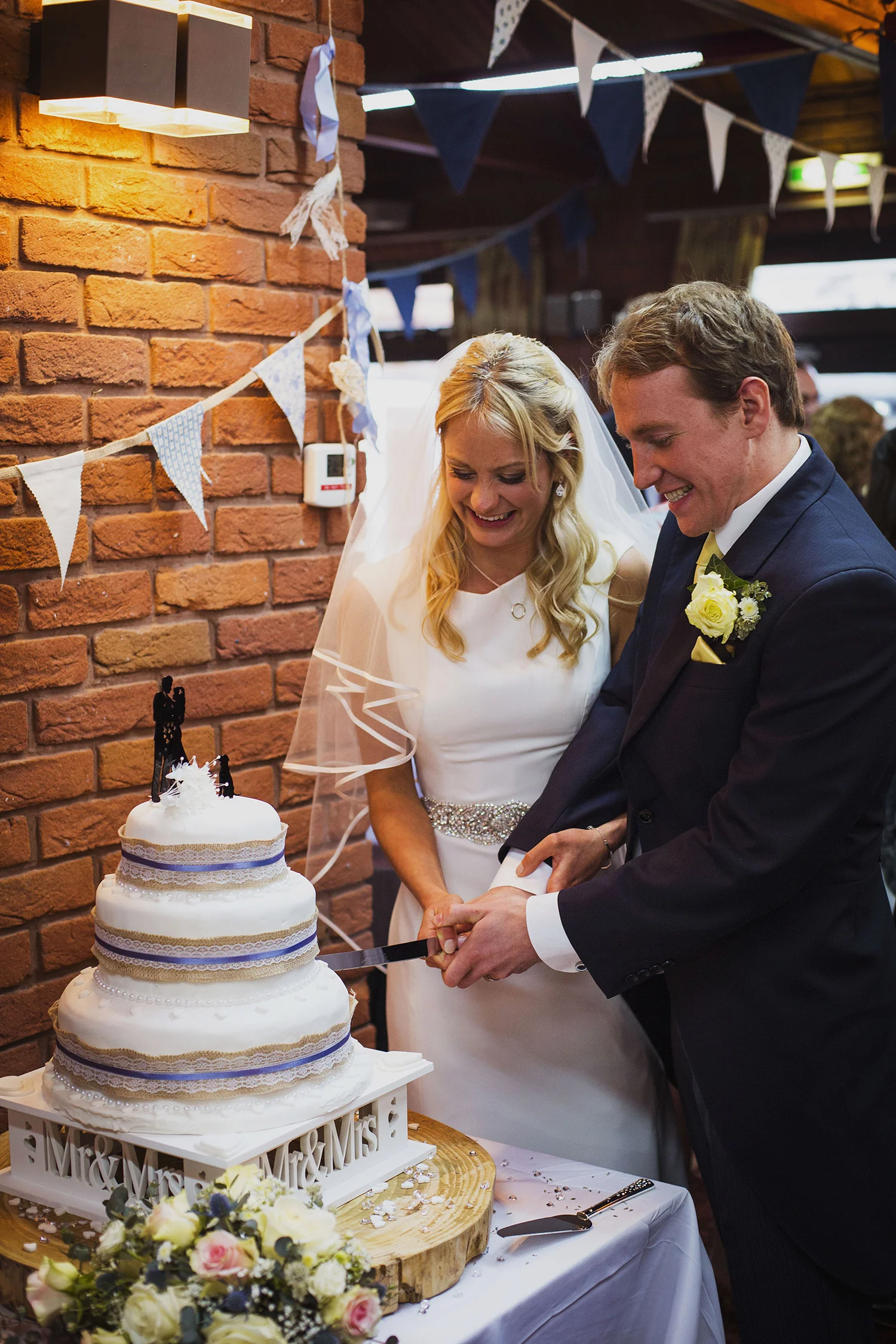 cake cutting at father of the bride speech fentham hall diy wedding photography