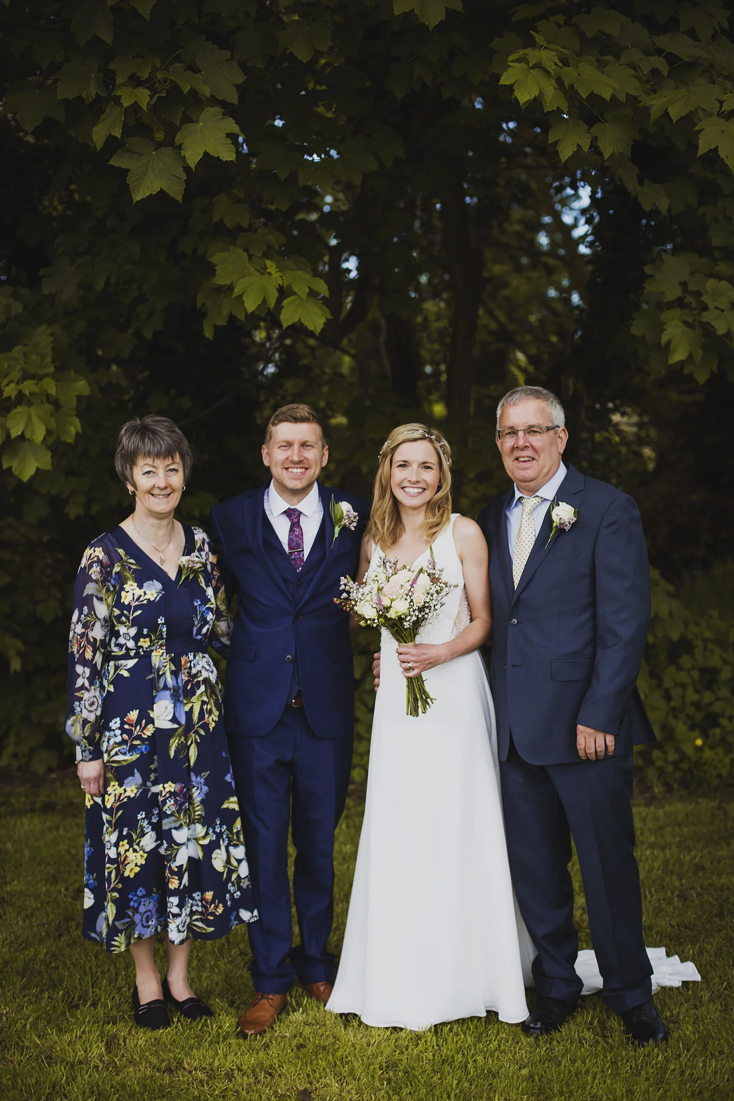 group family photos at nantwen wedding