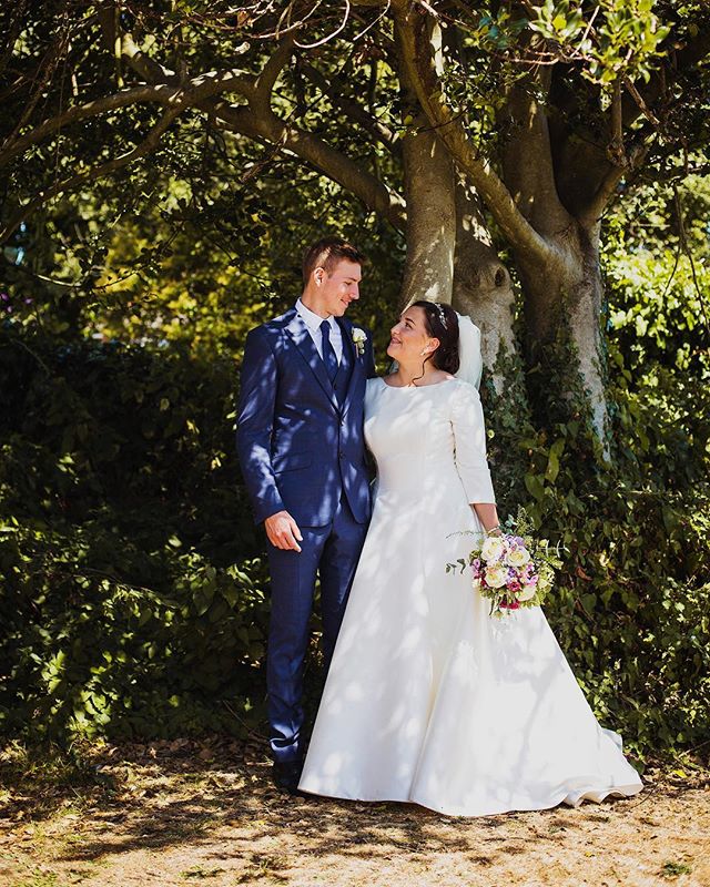 Eliza and Griff got married at Our Lady Star of the Sea church in Bury Port and continued their celebrations at @machynysgolfclub_. It was an absolute pleasure to be with this lovely pair on their wedding day; three frames 🎉🙌