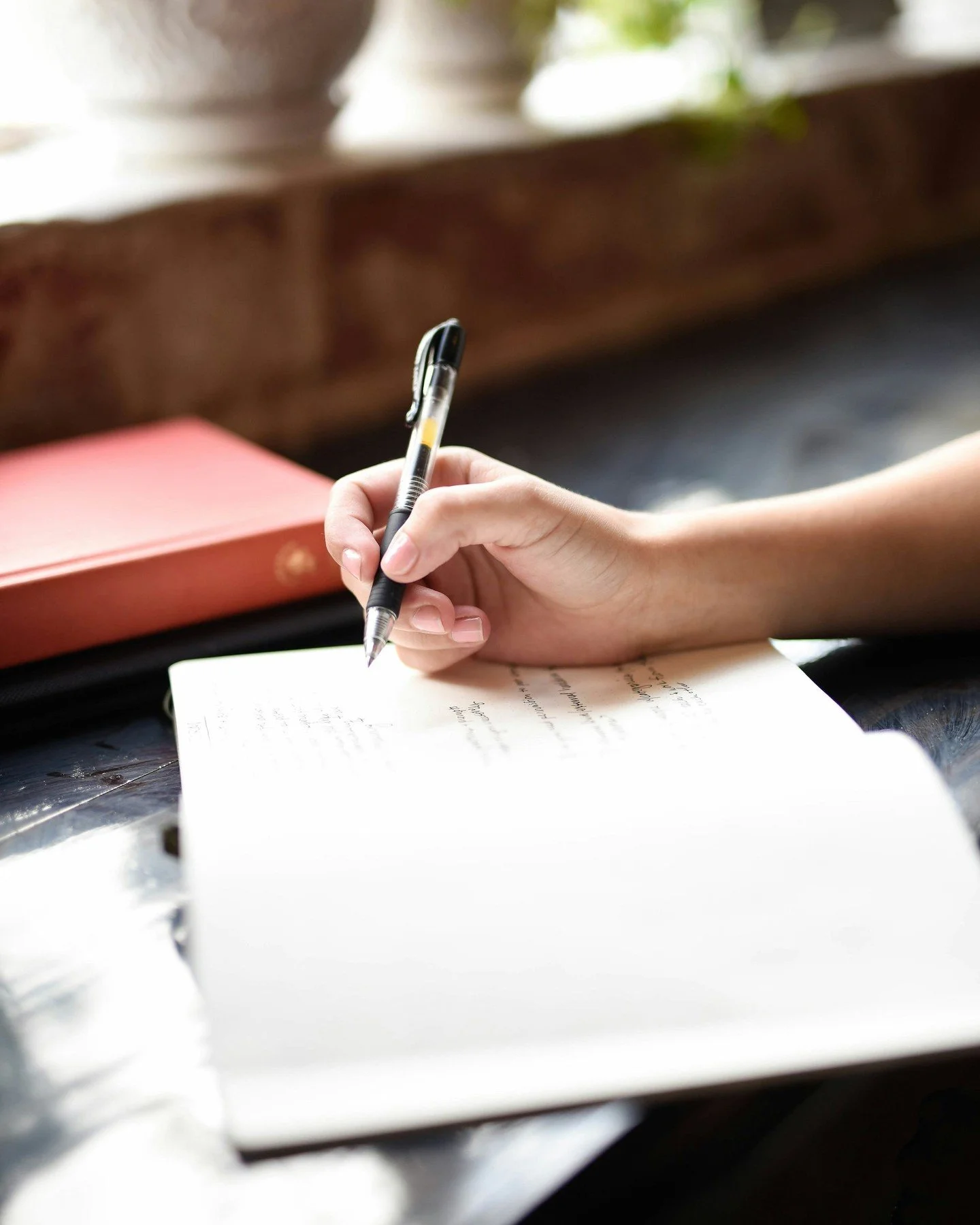 Start your morning grounded in truth. 💛

Most affirmations feel empty, but Christian affirmations point to something that never changes: God&rsquo;s Word and who He says you are.

Here&rsquo;s one to start your day:
 "I am fully known and still