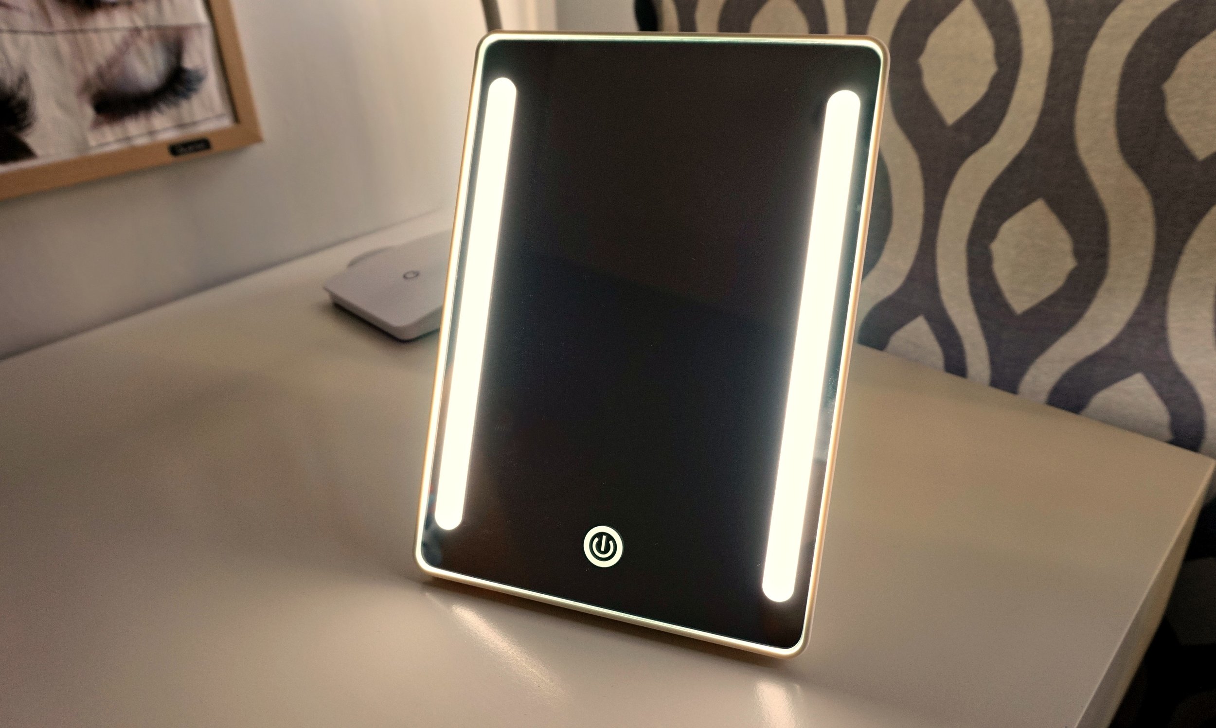 The Mirror Every Makeup Lover Needs 