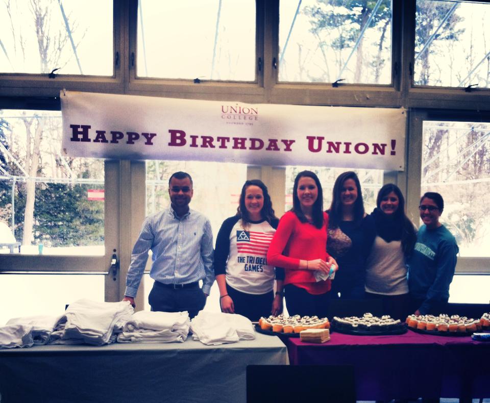 The Garnet Society hosts events to teach students about the importance of philanthropy.