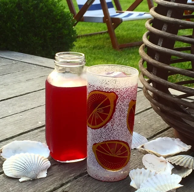 Firefly sweet tea vodka + soda + juice of 1/2 lemon + mint garnish or a slice of lemon. Even some frozen fruit 