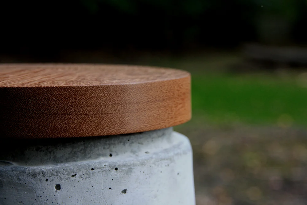 RoN_Object02_WEB_Stool_04.jpg
