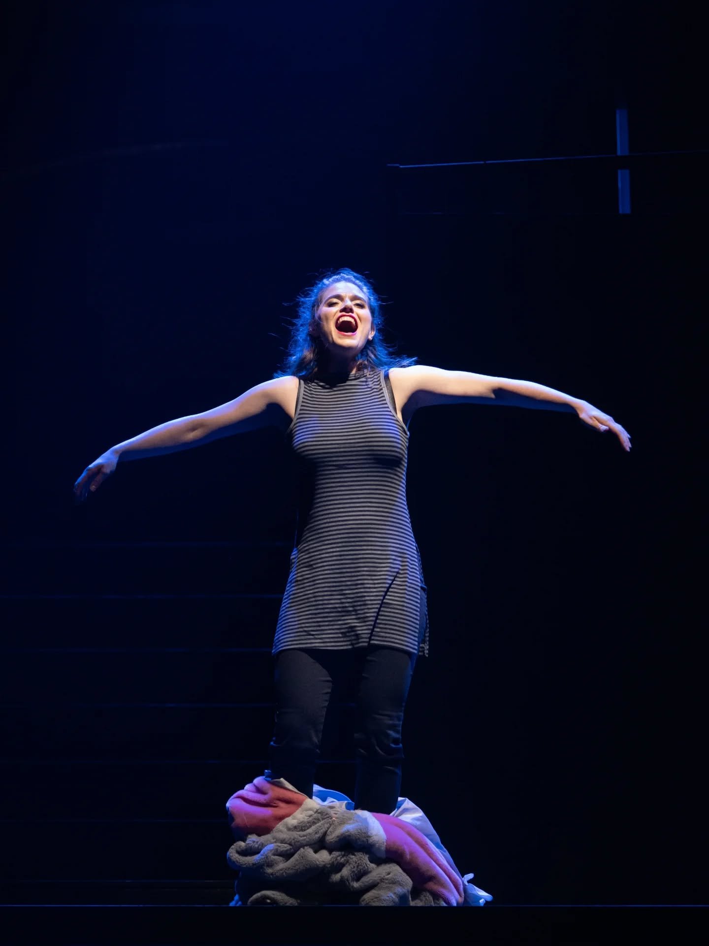 "Andromahi Raptis is brilliant in the title role. She portrays Violetta with touching restraint and internal turmoil. Her soprano masters all expressive facets, from silent pain, hope for love, rage and fatal despair."&nbsp;
- N&uuml;rnberg