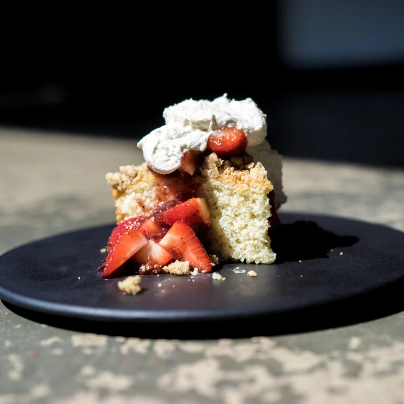 Strawberry-Vanilla Stresusel Cake