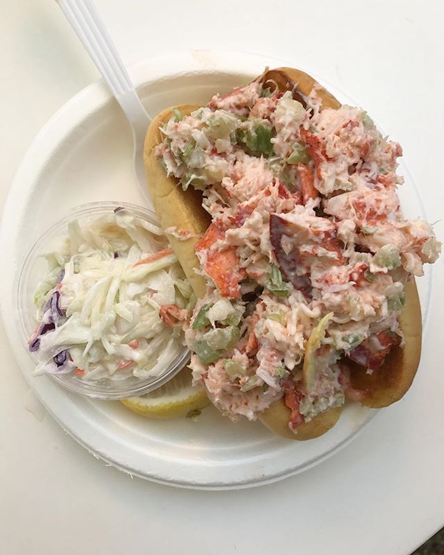weekends should always be about never-ending lobster roll crawls + ros&eacute; 🦐🦐🦐