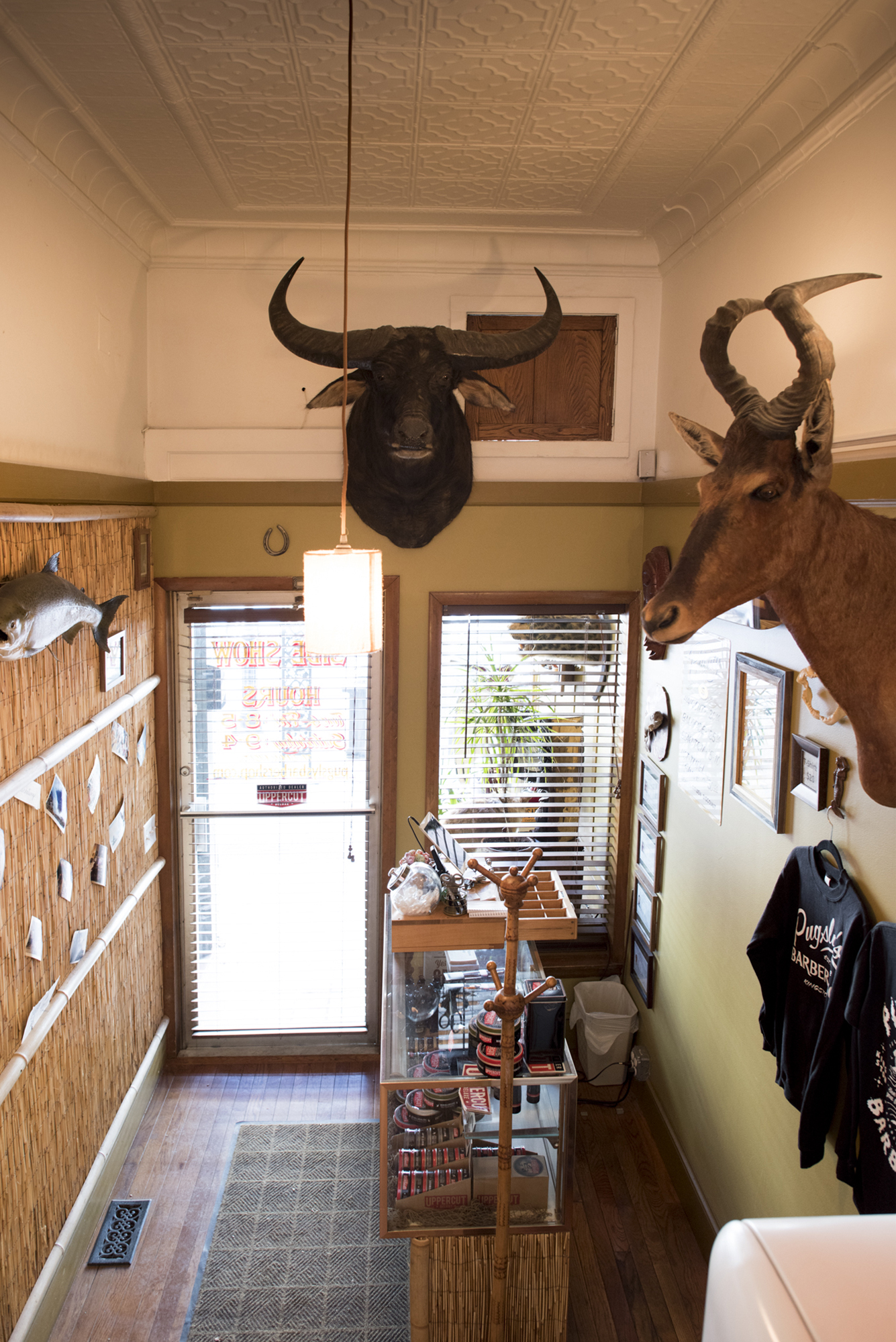PugslysSideshowBarbershop-9253.jpg