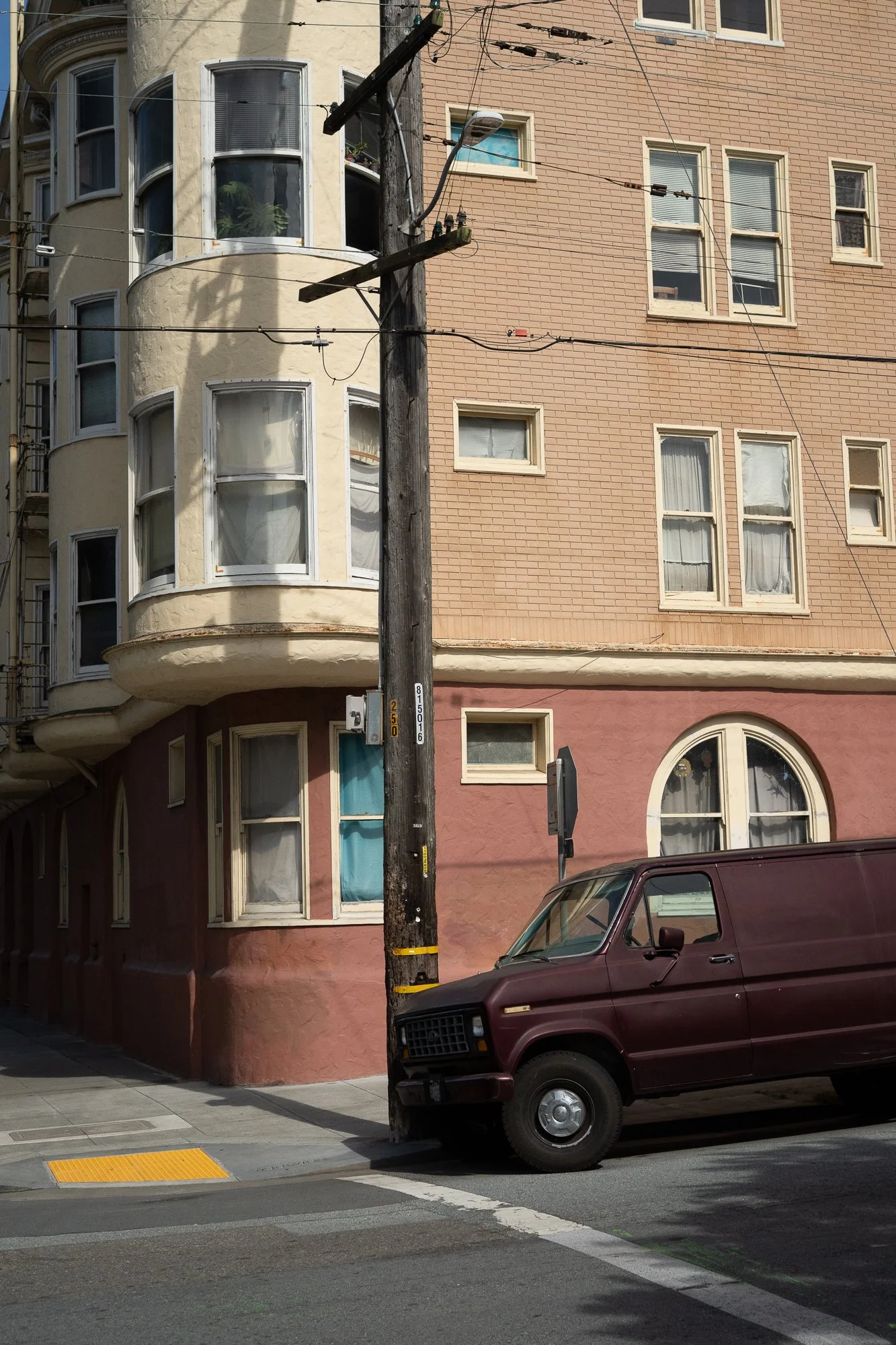  Street photography from the neighborhoods of San Francisco, California by Rob Hammer 