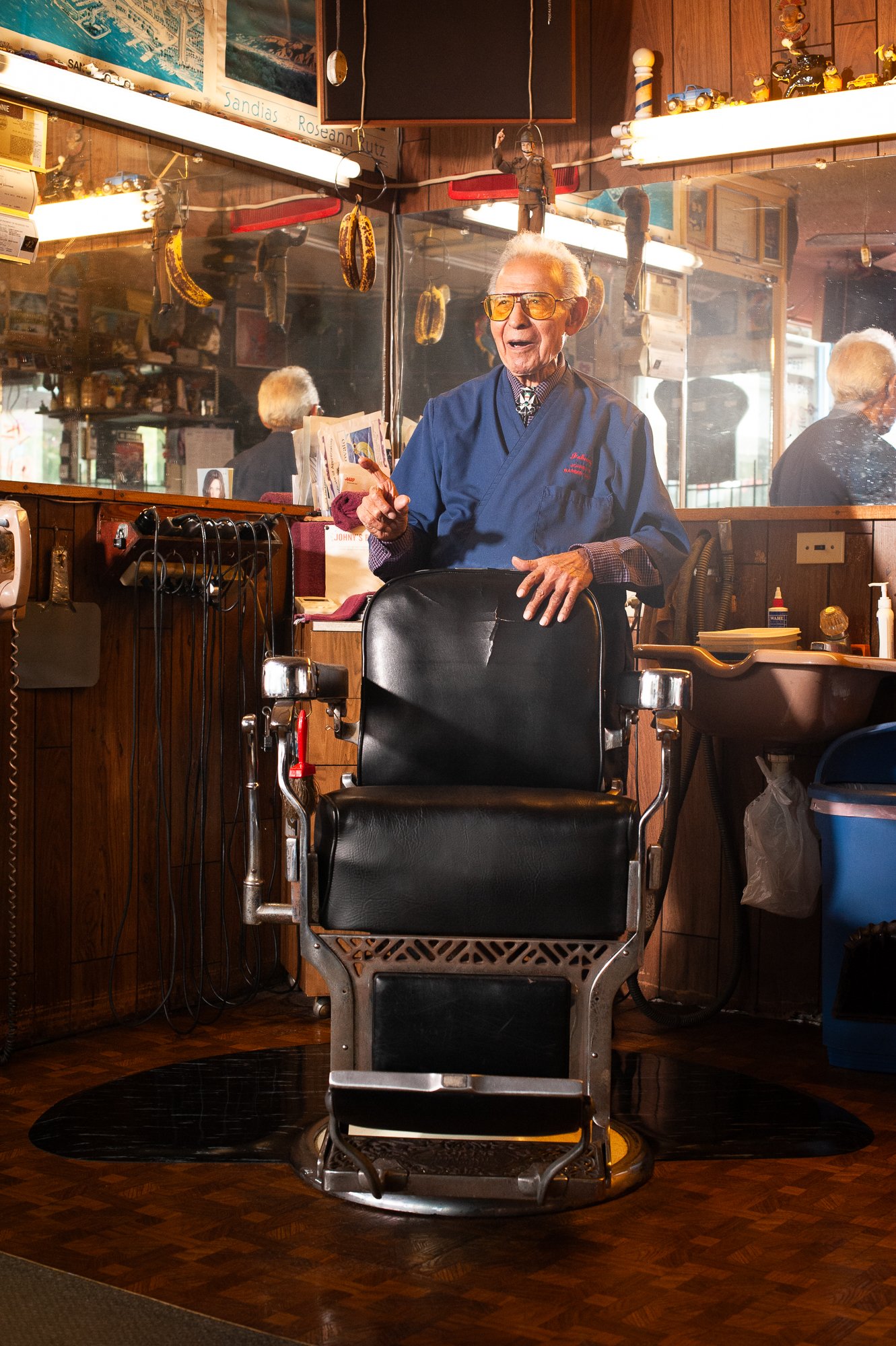  Photograph of a traditional barber in San Diego, California 