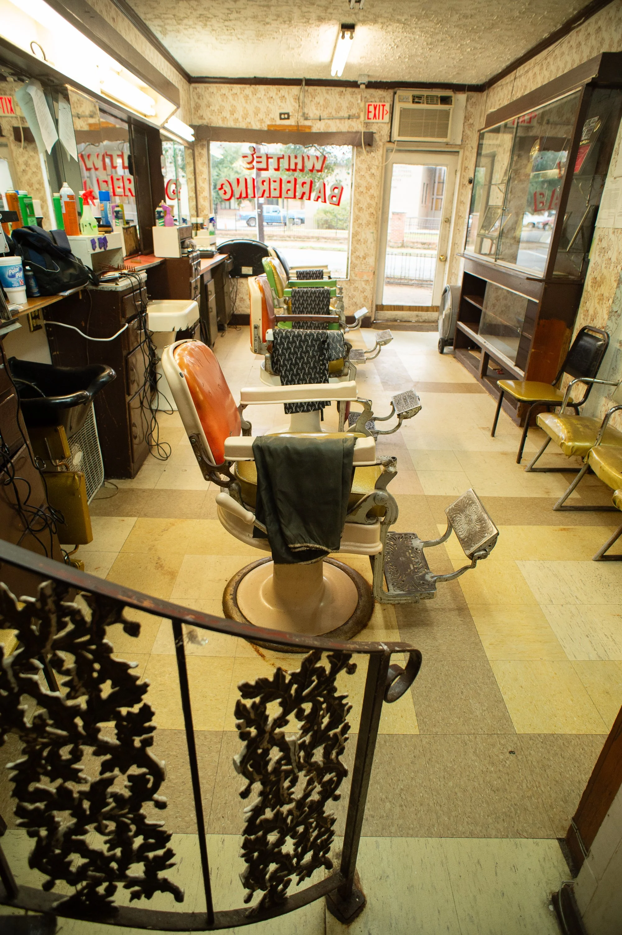 Whites-Barbershop-2397.jpg