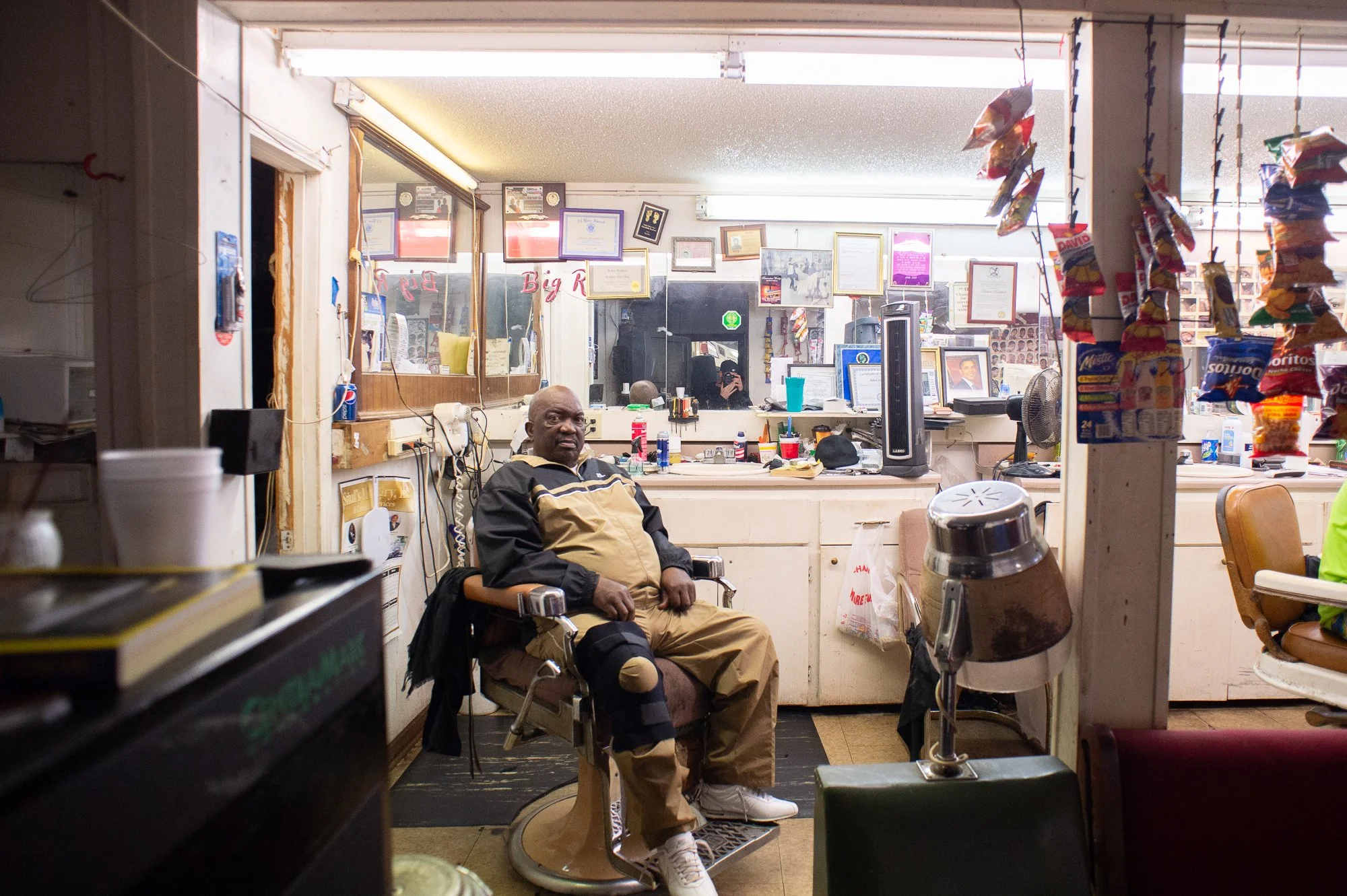 Whites-Barbershop-2480.jpg