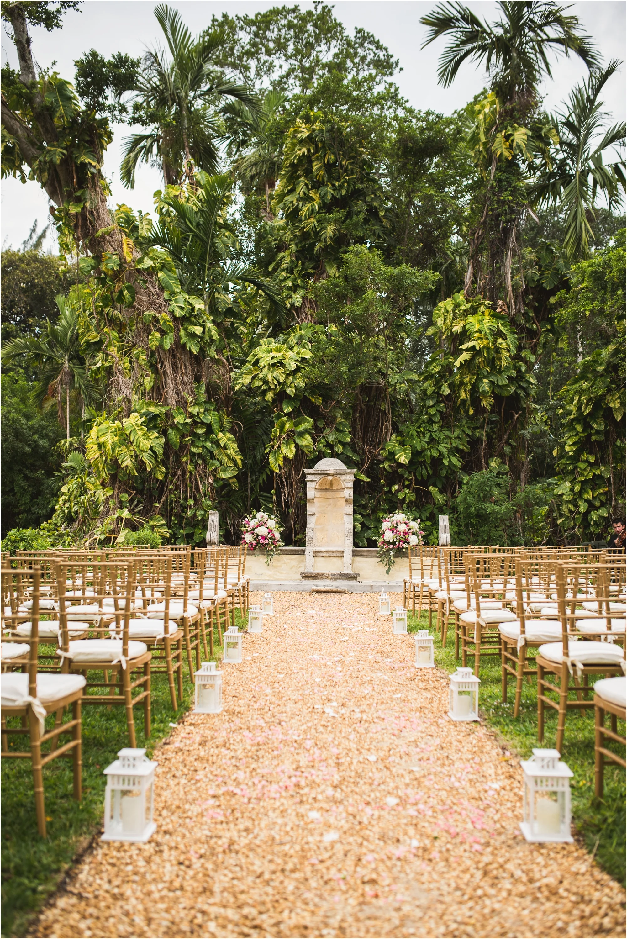 Spanish-Monastery-miami-beach-outdoor-elegant-wedding-photographer-jessenia-gonzalez_1136.jpg