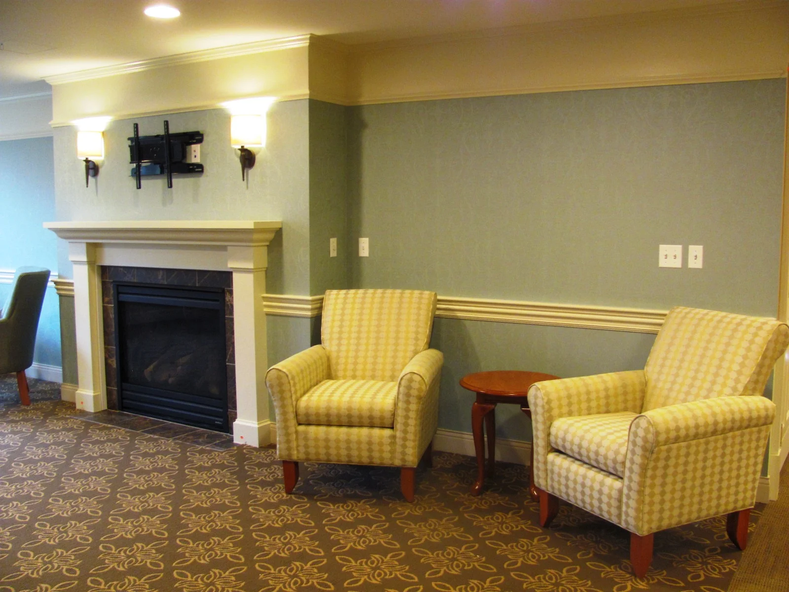 April_15_Comfortable_seating_in_living_room_area.jpg