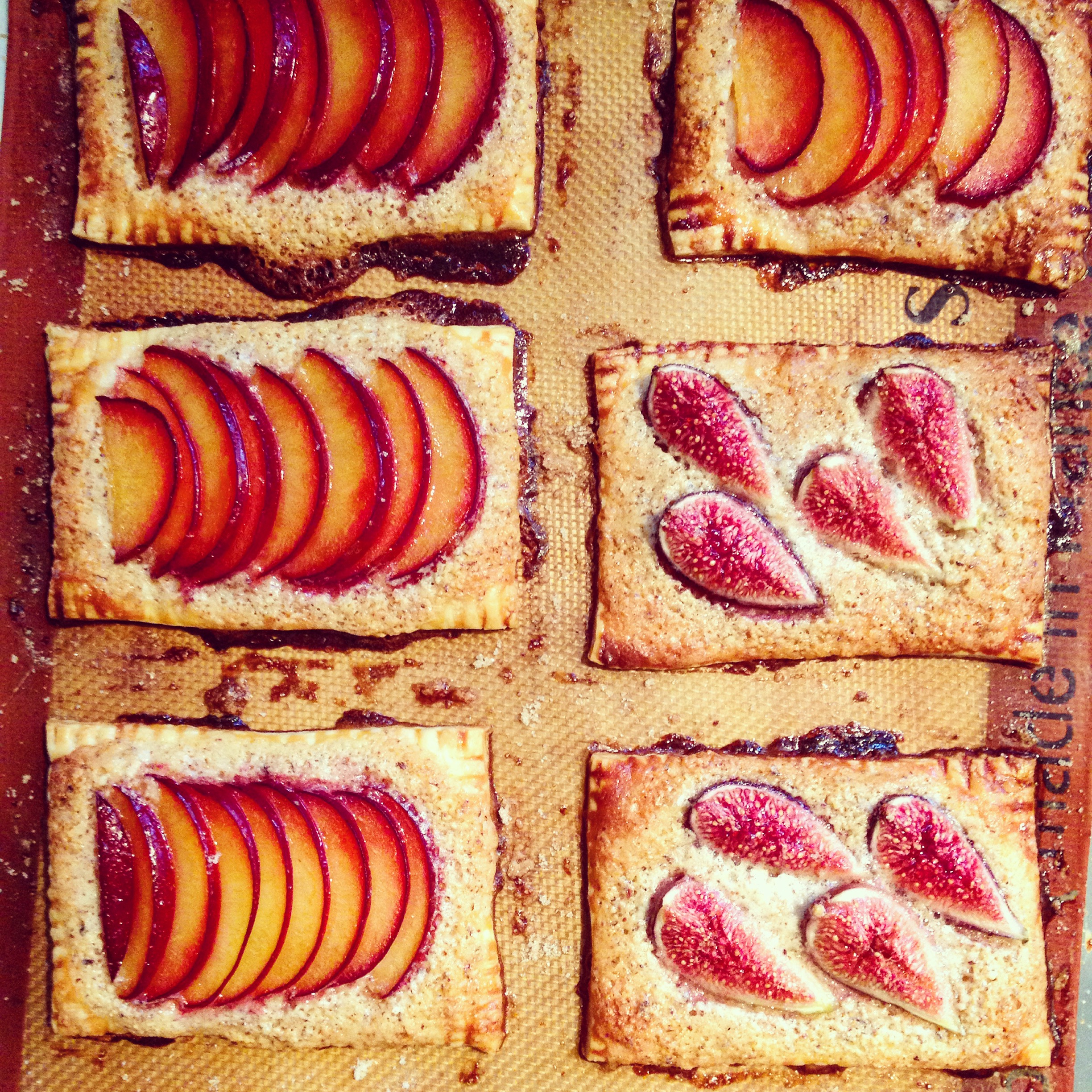 Seasonal fruit+almond cream tarts