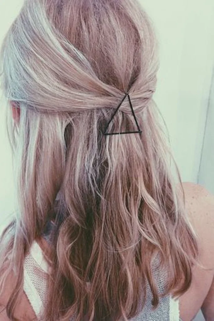 triangle-bobby-pins-682x1024